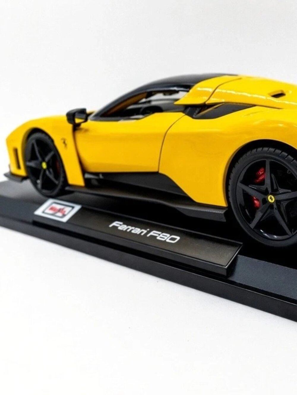 Ferrari F80 Diecast Yellow EXOTIC SPORT HYPERCAR Maisto 1:18 Special Edition NEW